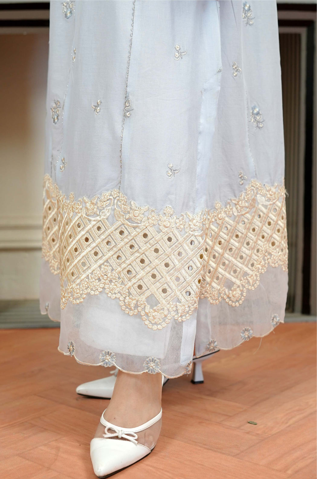 3 Pcs - Luxury Embroidered Lawn SKY