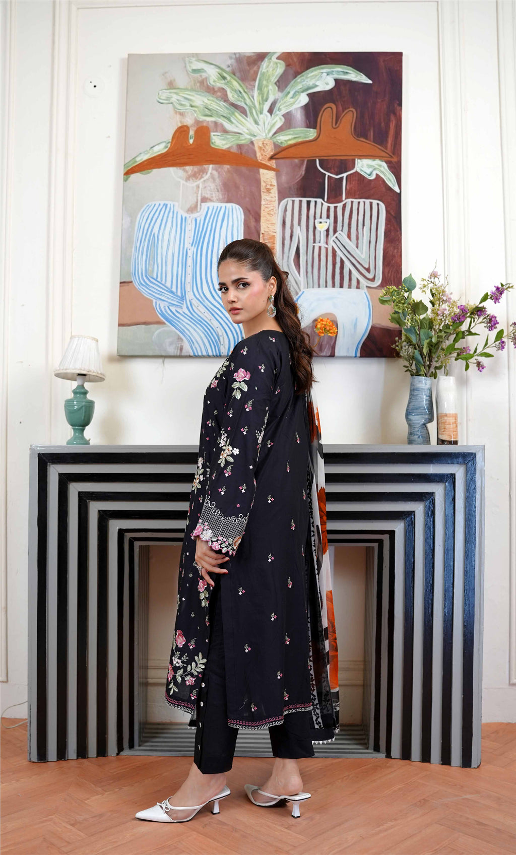 3 Pcs - Luxury Embroidered Lawn BLK