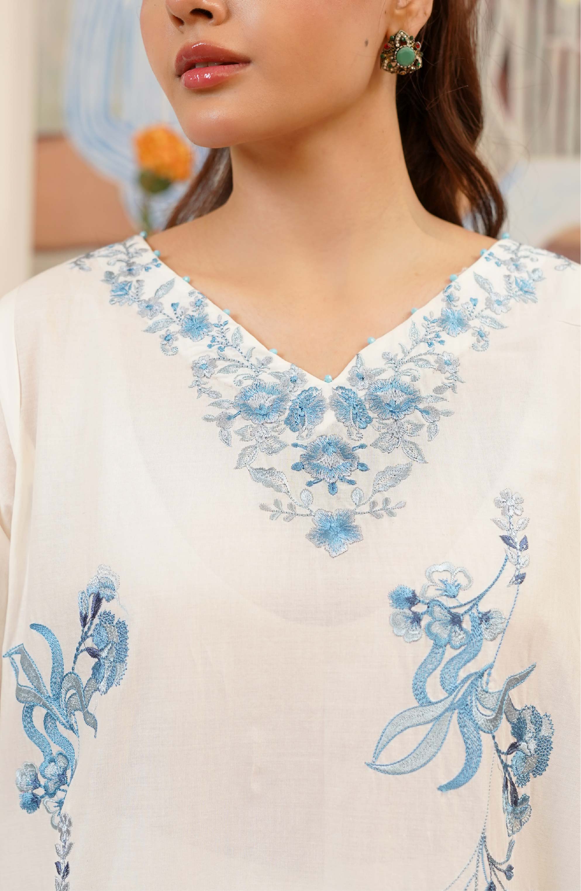 3 Pcs - Luxury Embroidered Lawn WHT