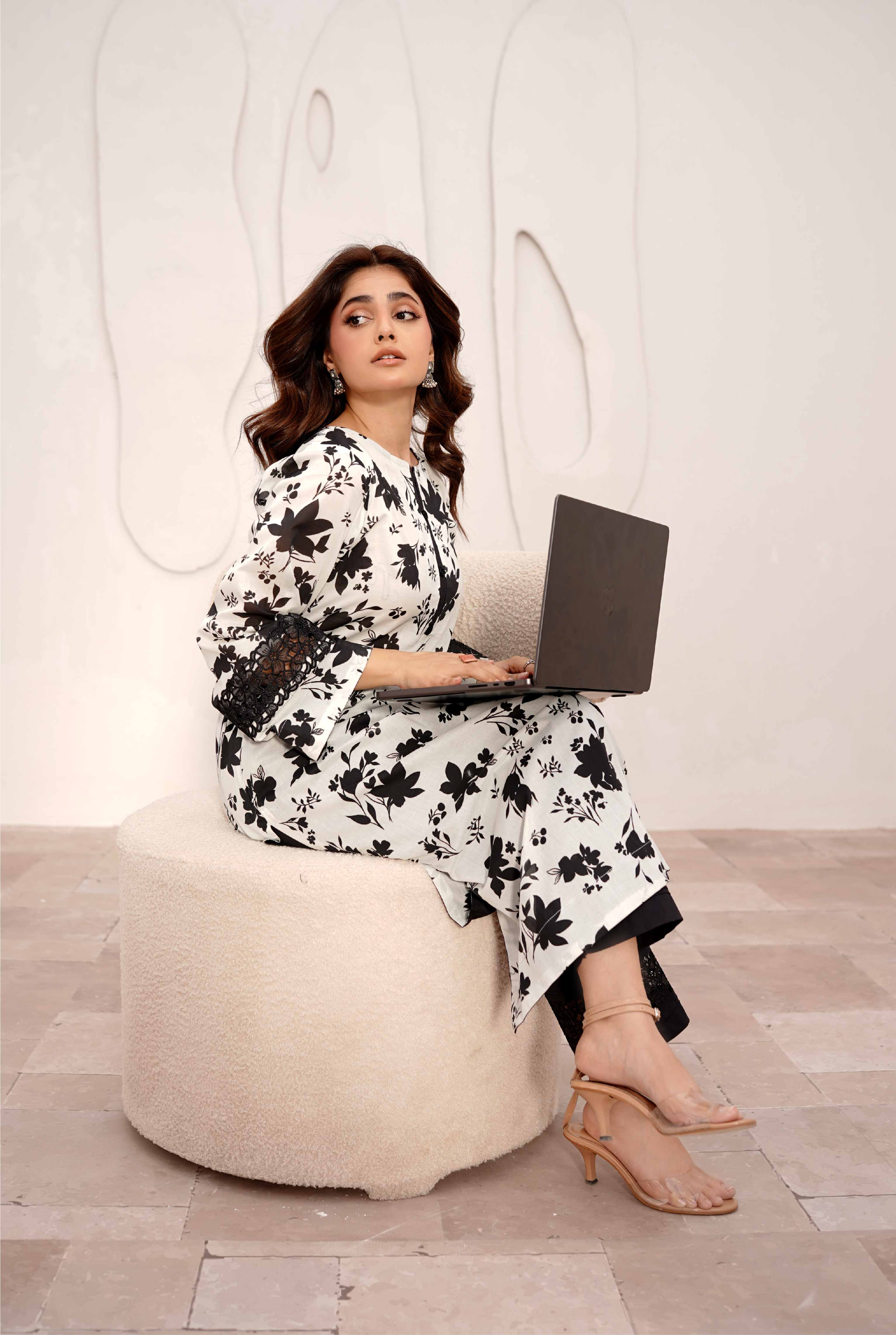 Signature Noir - Digital Printed Lawn