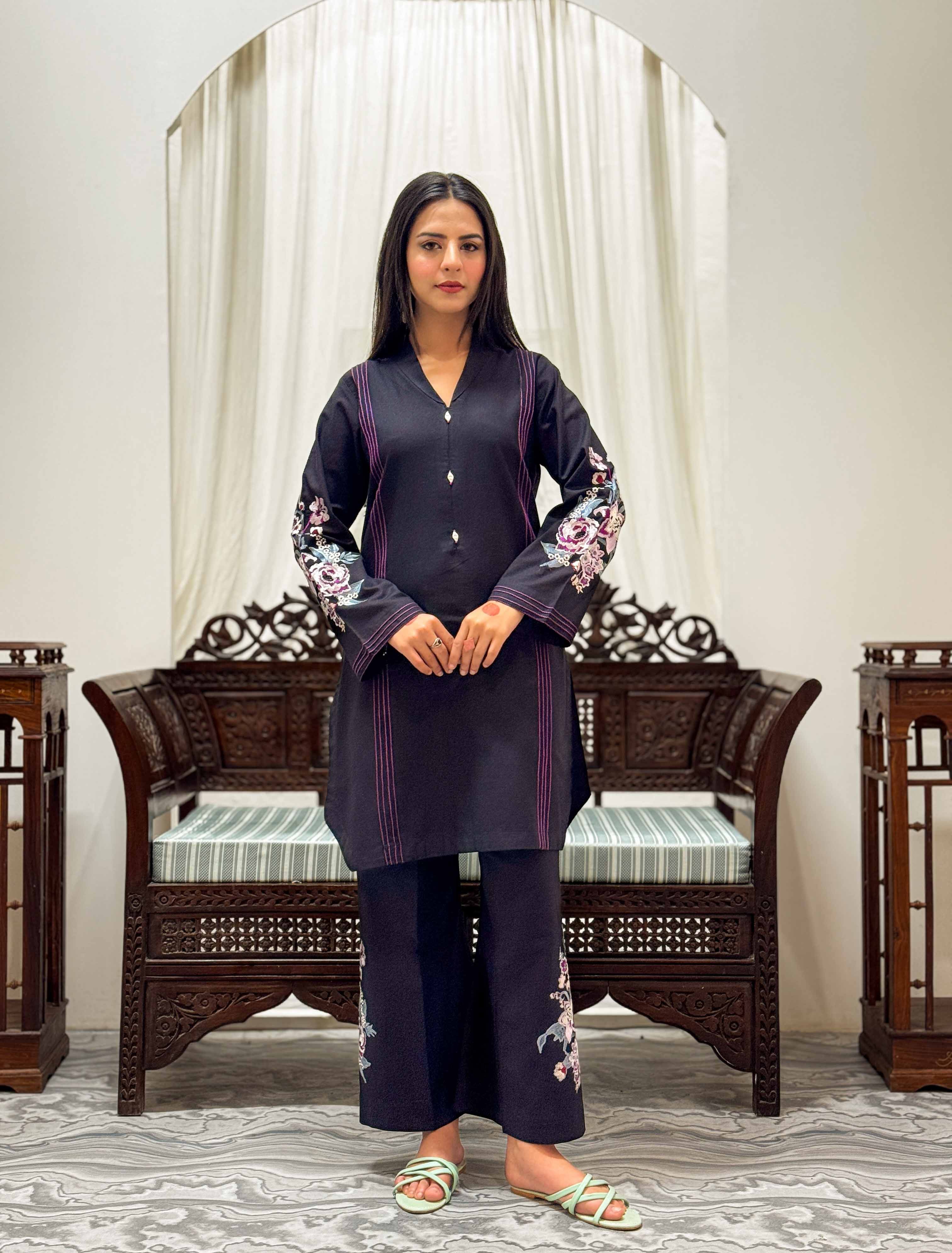 2 Pcs - Premium Embroidered applique Black