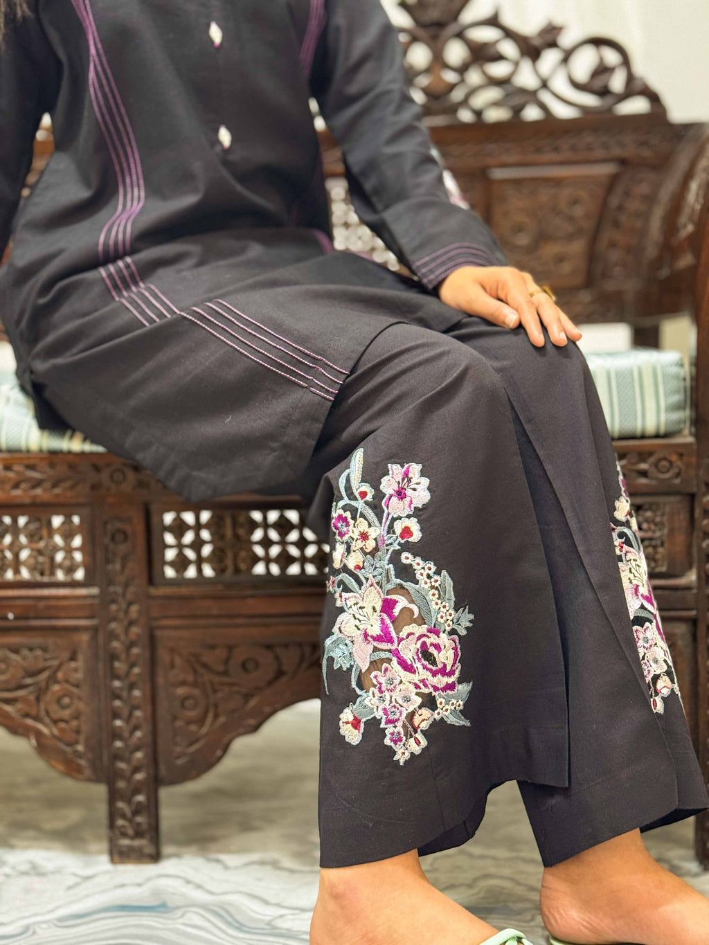 2 Pcs - Premium Embroidered applique Black